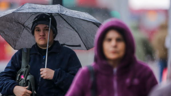 <p>Alerta por intensas lluvias en tres regiones del sur: podrían caer hasta 120 milímetros</p>