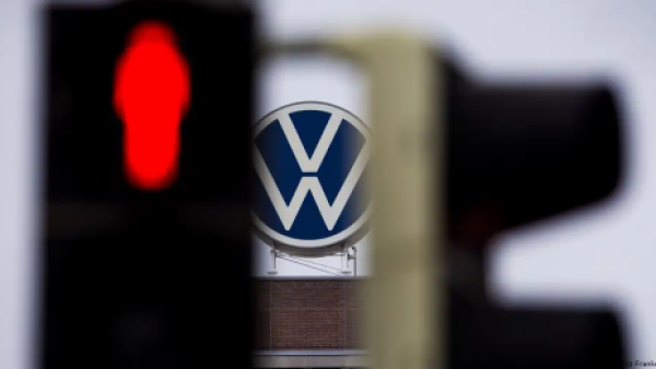 <p>VW y Audi piden retirar 2,16 millones de autos en el mundo</p>