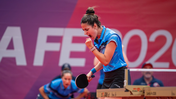 Equipo femenino de tenis de mesa barre a Brasil por 8-0 y le da un nuevo oro a Chile