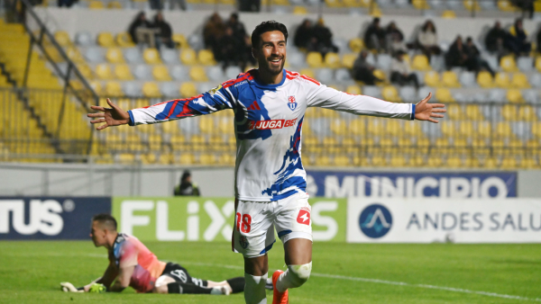 Terminó el "primer round": U. de Chile abrochó el triunfo ante Everton en los minutos pendientes por Copa Chile
