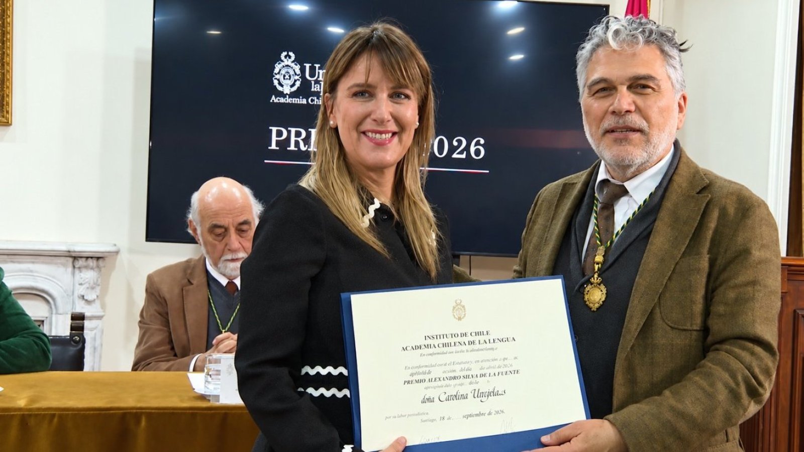 <p>Carolina Urrejola recibe el Premio Alejandro Silva de la Fuente de la Academia Chilena de la Lengua</p>
