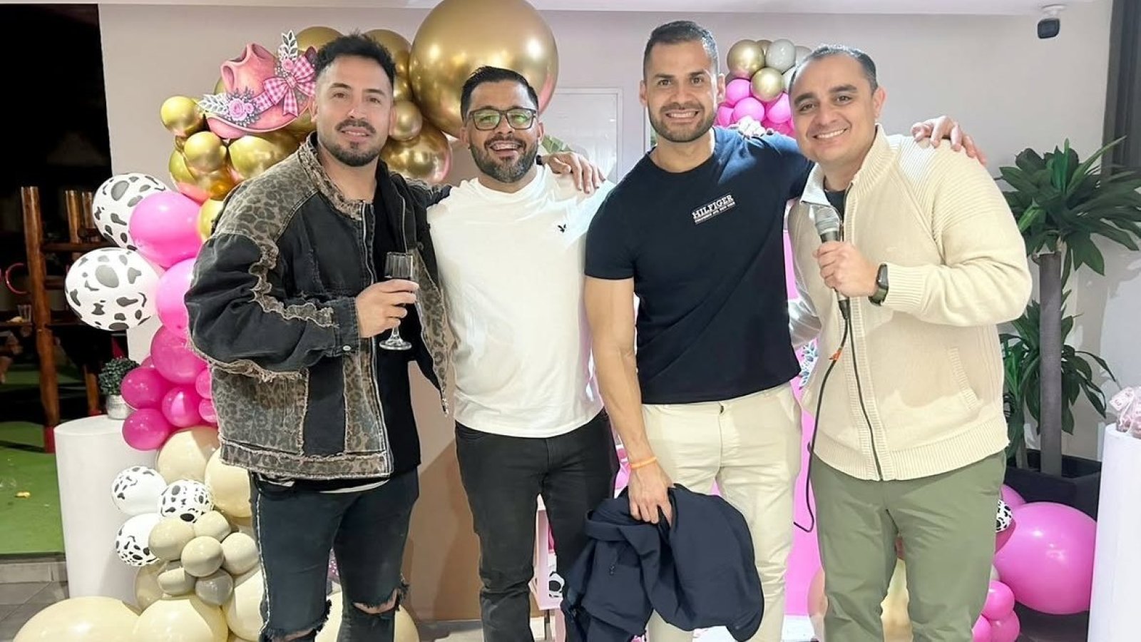 Le ganó un título a Colo Colo, se retiró del fútbol tras recibir un balazo y ahora es cantante
