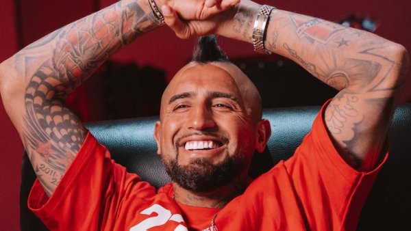 "Podría hacer 1000 goles": El jugador que ilusiona a Arturo Vidal y que compara con ex crack del Bayern Munich