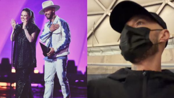 <p>Sin ser reconocido: Jesse se camufló entre el público y sorprendió a dos fanáticas</p>