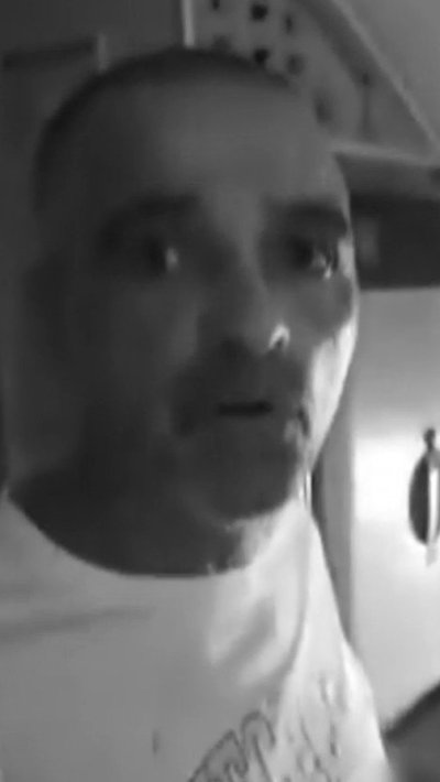 Impactante imágenes: Así los pasajeros lograron retener a piloto tras presunto ataque terrorista