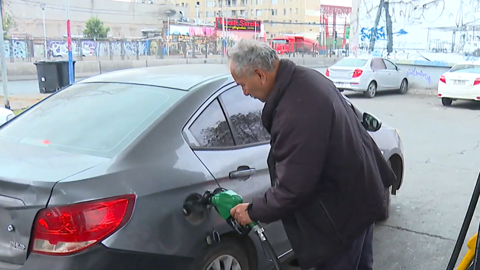 Las razones de las alzas consecutivas del precio de los combustibles en el país
