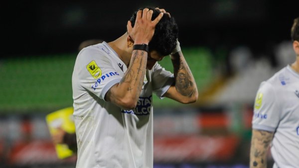 "Recibimos esta dolorosa noticia con profunda tristeza": La pérdida que enluta al fútbol chileno