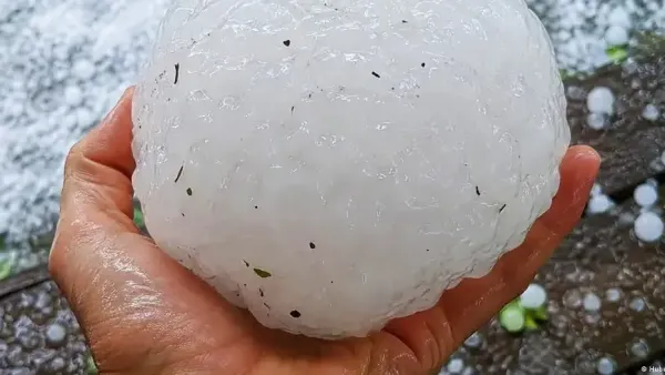 Fuerte granizada deja daños en varias ciudades de Paraguay