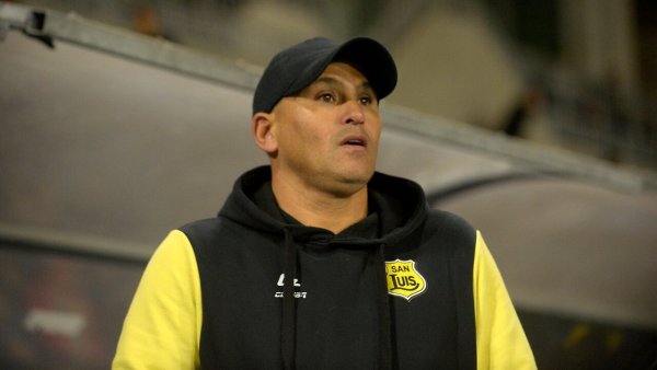 El presente de "Chupete" Suazo como entrenador: "Daban ganas de entrar a la cancha"
