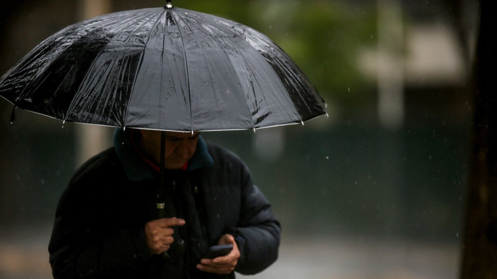 ¿Cuándo será el peak de lluvias durante esta semana en la región Metropolitana?
