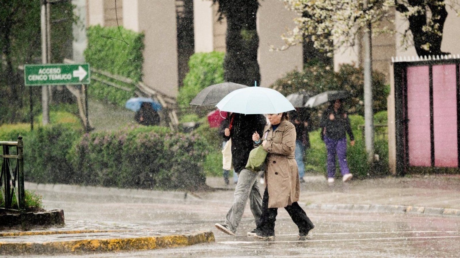 Lluvias comenzarán a declinar este miércoles en la zona central
