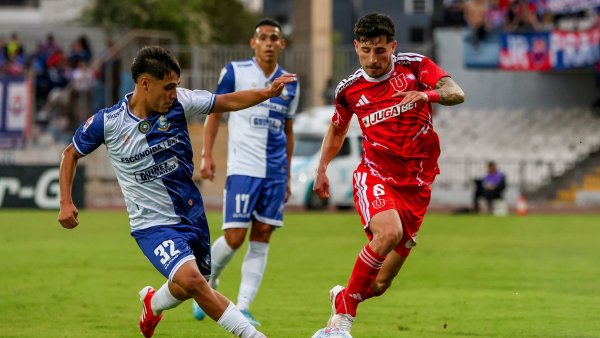 "No se puede la pelota": el apuntado de los hinchas de Universidad de Chile en partido contra Deportes Antofagasta