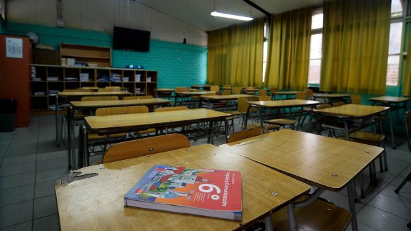 Tras aluvión: Mineduc anuncia suspensión de clases en Las Condes para este viernes 9 de octubre