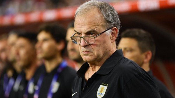 Atento Chile: El sueldo de Marcelo Bielsa que fue considerado "una falta de respeto"
