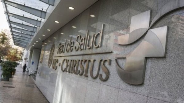 Clínica UC de San Carlos de Apoquindo anuncia suspensión urgencias por aluvión