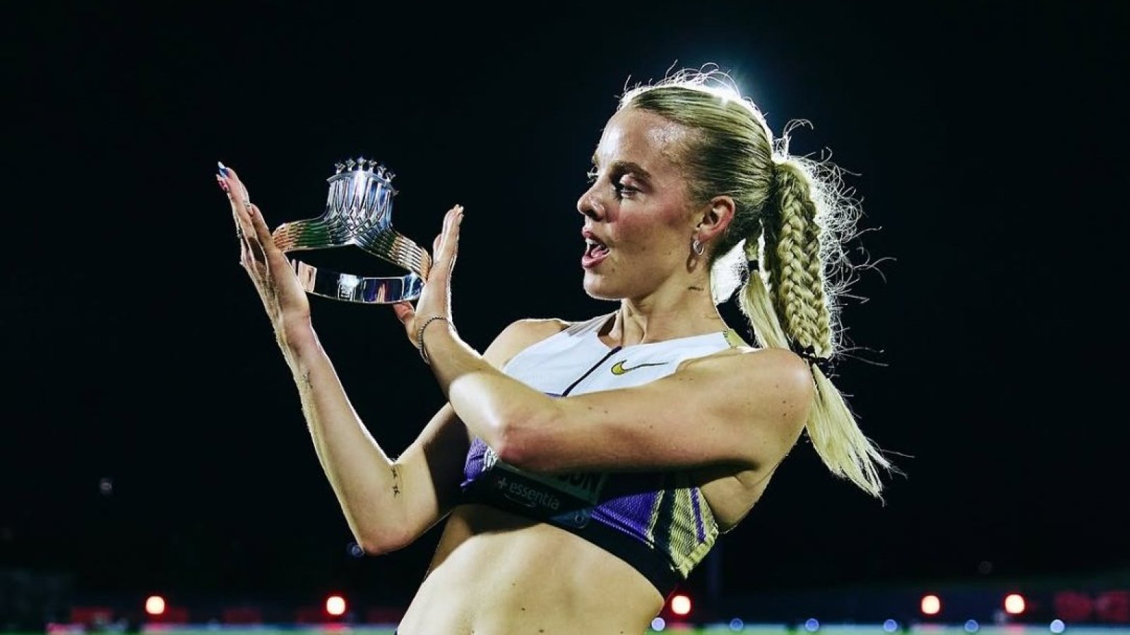 "Se siente como si no llevara nada puesto": El polémico body que utilizó atleta británica
