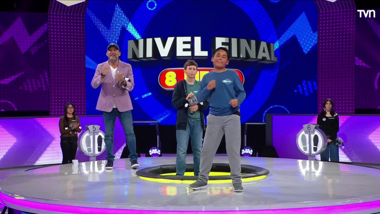 ¡Nachito nos muestra su tremendo estilo bailando en Ahora Caigo Kids!

