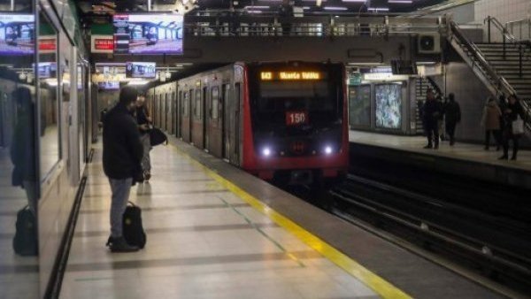 Metro de Santiago anuncia extensión de horario por conciertos de BTS