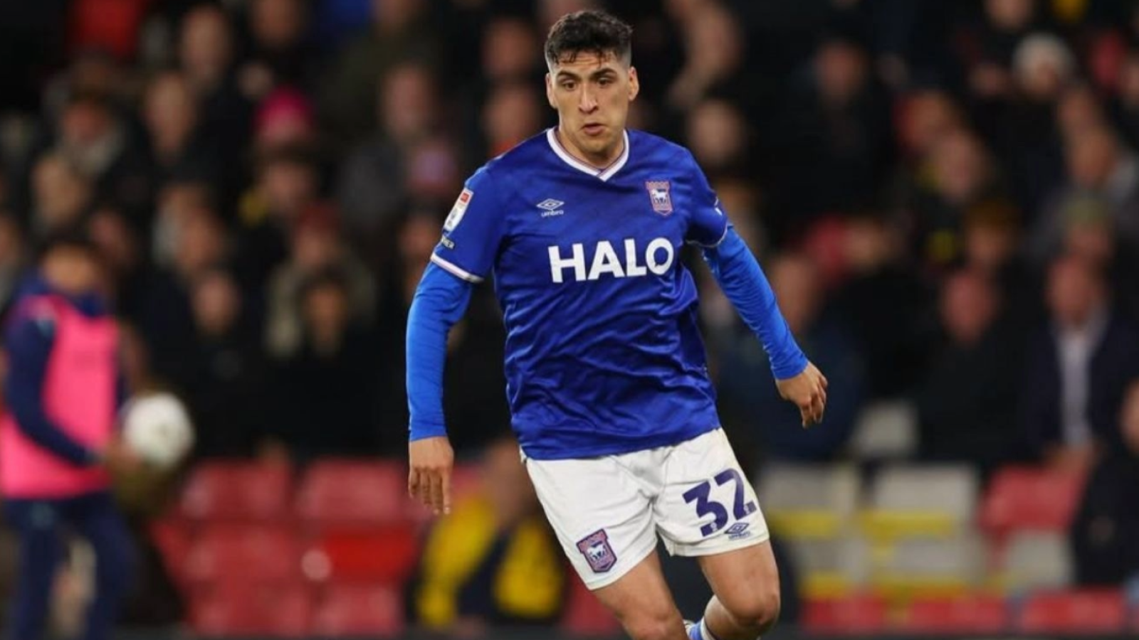 Tras abandonar concentración con la selección: El sorpresivo "desaire" a Marcelino Núñez en el agónico triunfo del Ipswich Town
