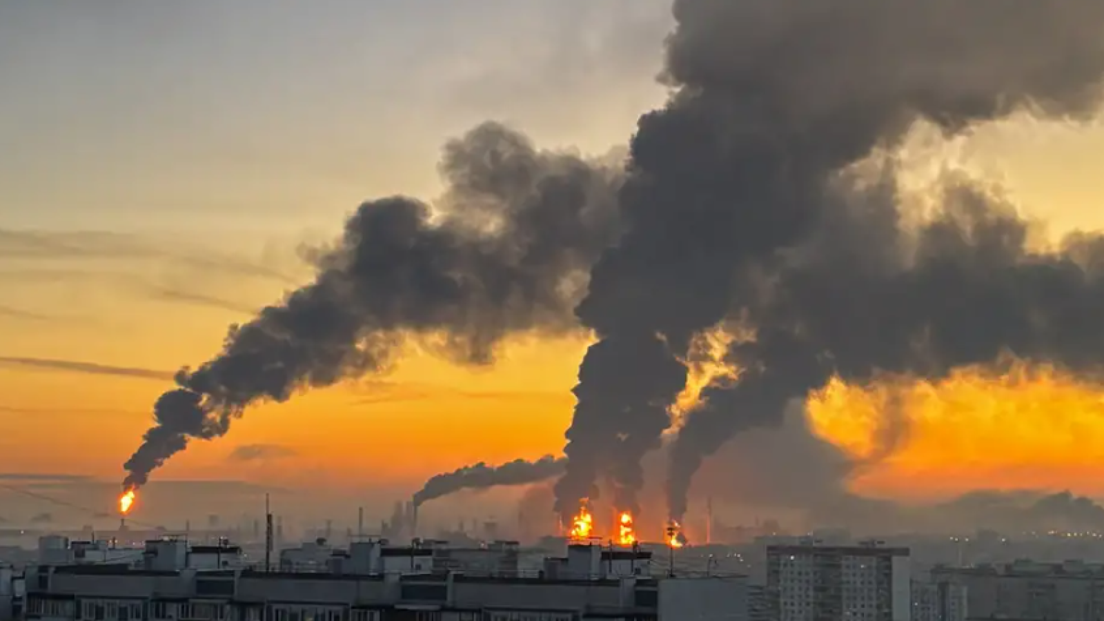 Ucrania ataca petrolera rusa tras acuerdo de Trump y Putin
