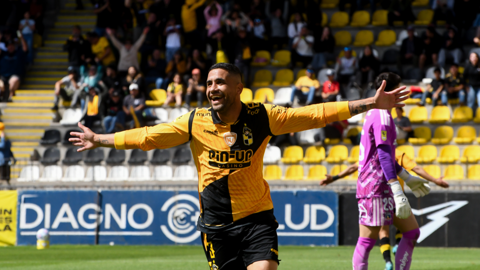 Coquimbo Unido golea sin piedad a Colo Colo y enciende el Campeonato Nacional
