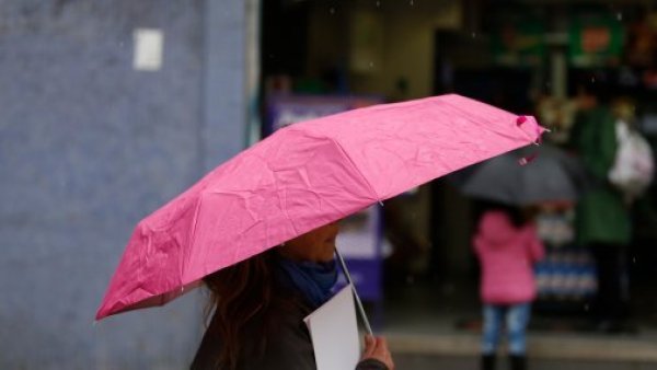 "Aún no llega lo más fuerte de El Niño": Anuncian lluvias hasta fin de año y verano con temperaturas extremas
