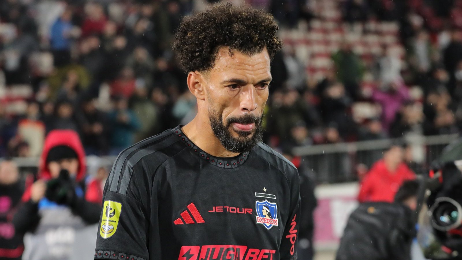 Vozinha deja Chile y seguirá sin jugar en Colo Colo
