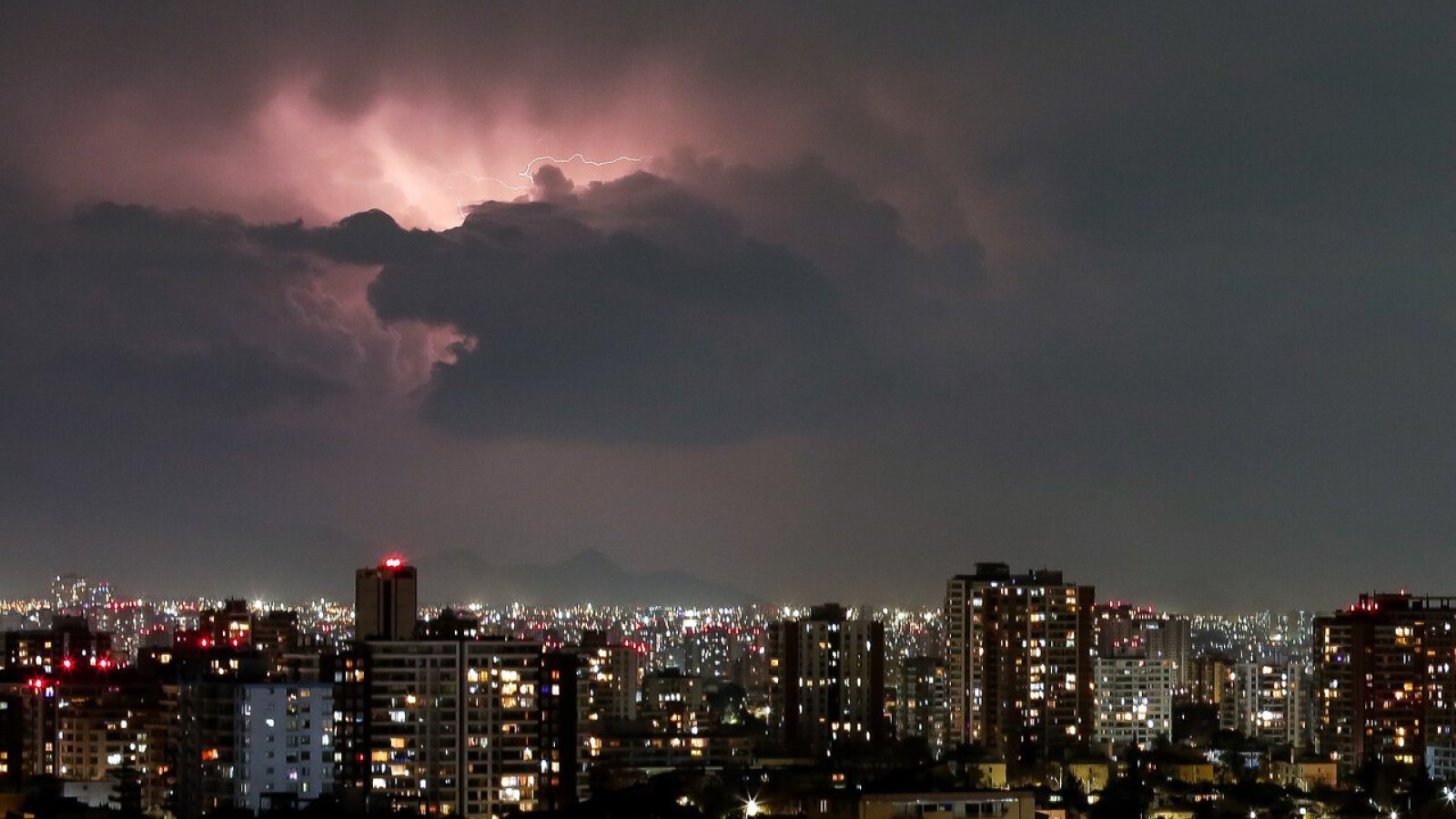 Mucha atención: Anuncian posibles tormentas eléctricas para la tarde de este miércoles
