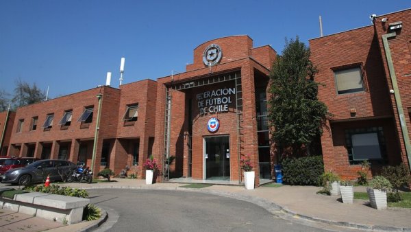 "Bomba en el fútbol chileno": El escándalo que generó la visita de FIFA