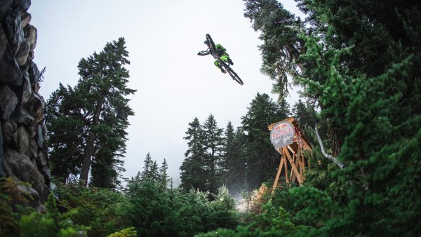 Red Bull Hardline British Columbia 2026: horario y dónde ver la carrera con el chileno Felipe Agurto