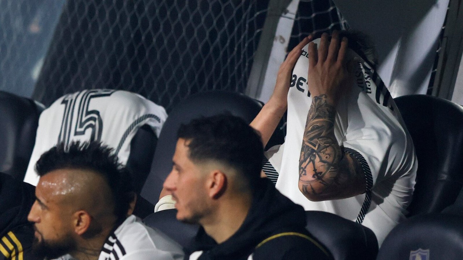 Indignación en Colombia: Así quedó el auto de exjugador de Colo Colo
