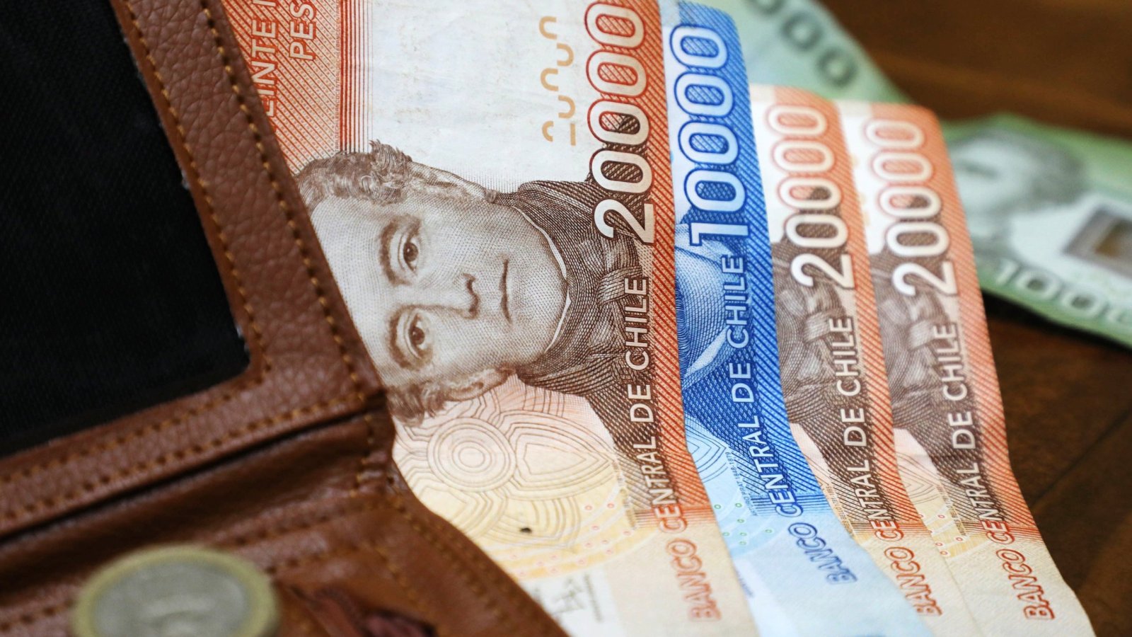 Revisa a qué beneficios y subsidios puedes postular durante octubre
