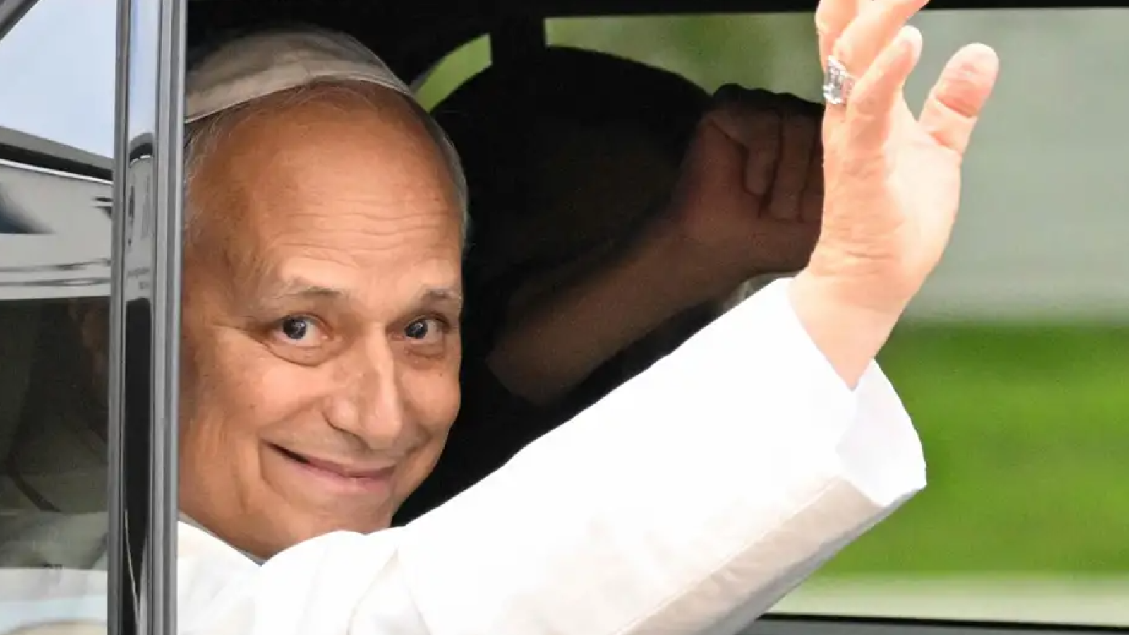 <p>Papa regresa al Vaticano tras operación de cáncer de pulmón</p>
