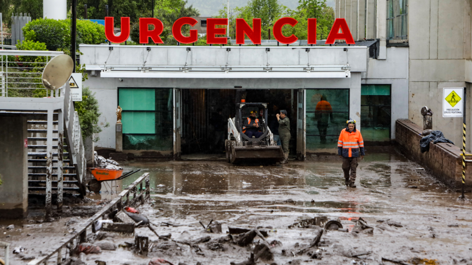 <p>Minsal declara Alerta Sanitaria en la Región Metropolitana ante nuevo sistema frontal</p>
