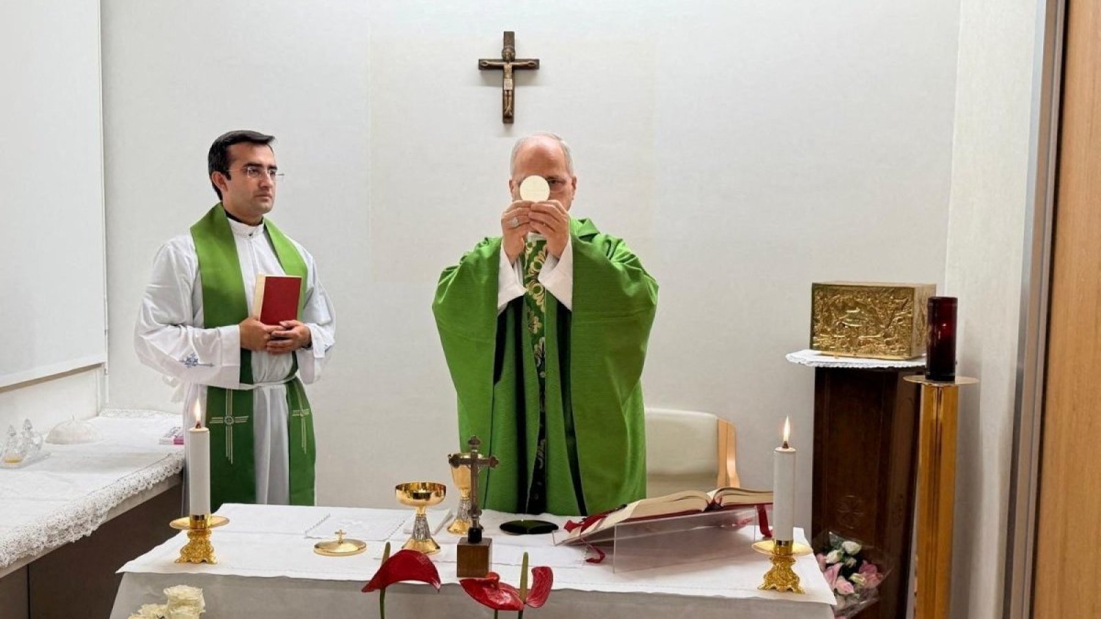 Papa León XIV abandona el hospital tras cirugía por cáncer de pulmón: retomará sus actividades este domingo
