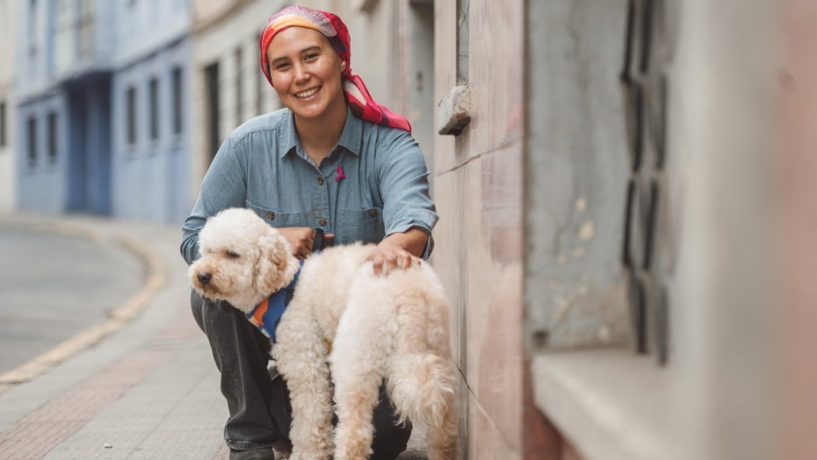 Walk for Her: exposición gratuita en Parque Arauco destaca el apoyo de las mascotas durante el cáncer de mama
