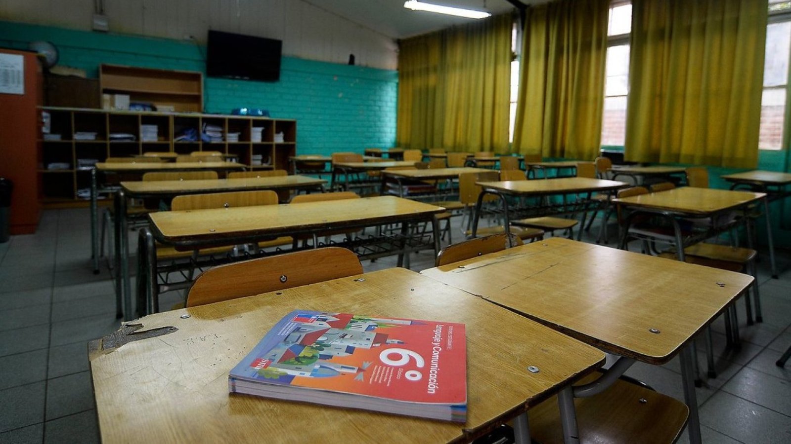Suspenden clases en 10 comunas de la RM para este martes 20 de octubre: Conoce cuáles son

