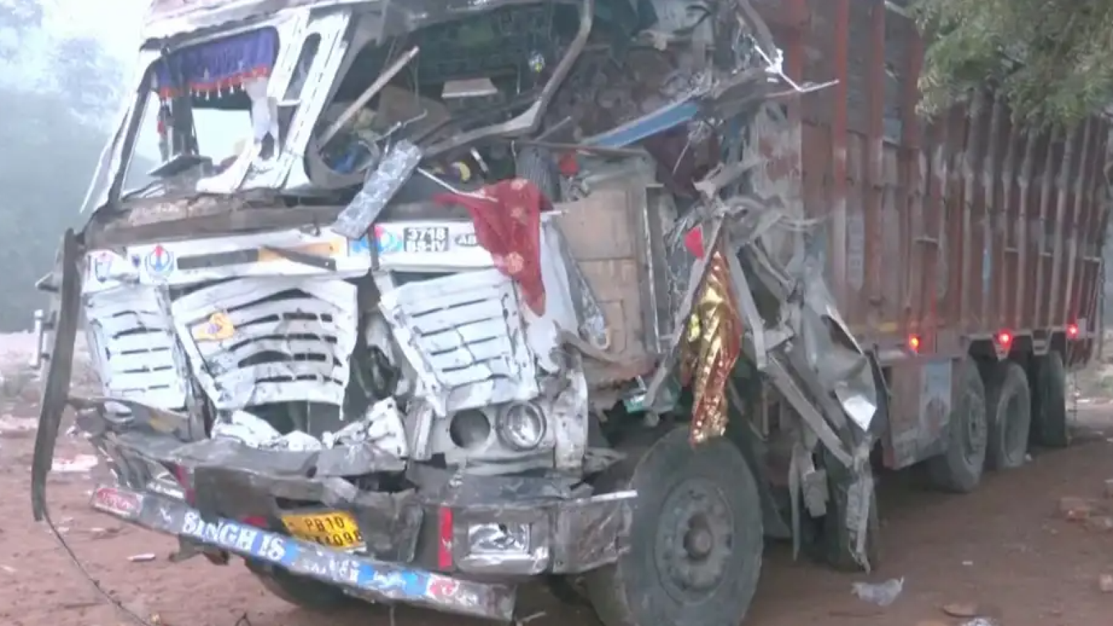 <p>Un camión mata a 13 personas durante un festival hindú en India</p>
