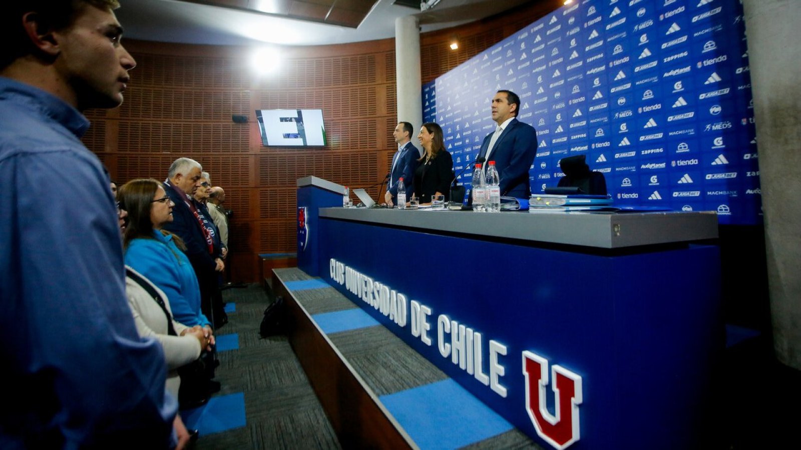 Sueldos millonarios en Azul Azul: Cecilia Pérez y otros directivos quedan bajo la lupa
