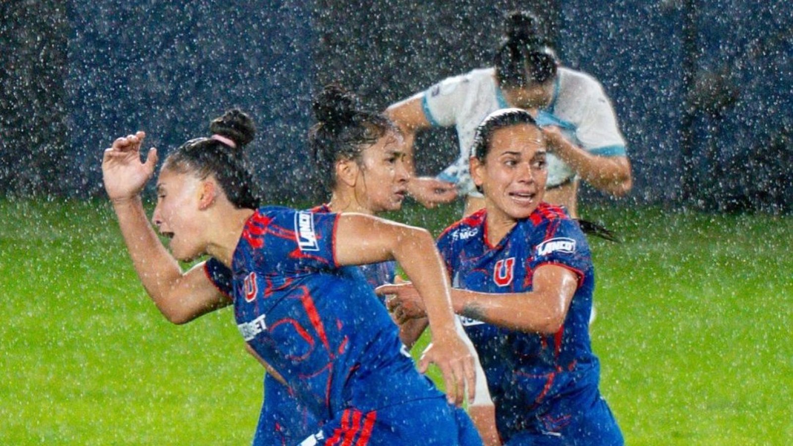 La U femenina sufre bajo la lluvia y complica su clasificación en Copa Libertadores: Mira la Tabla
