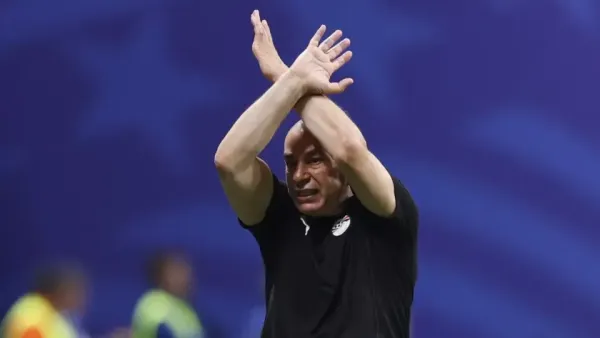 Tras tres meses: FIFA sanciona a técnico de Egipto por polémicos gestos ante Argentina en el Mundial