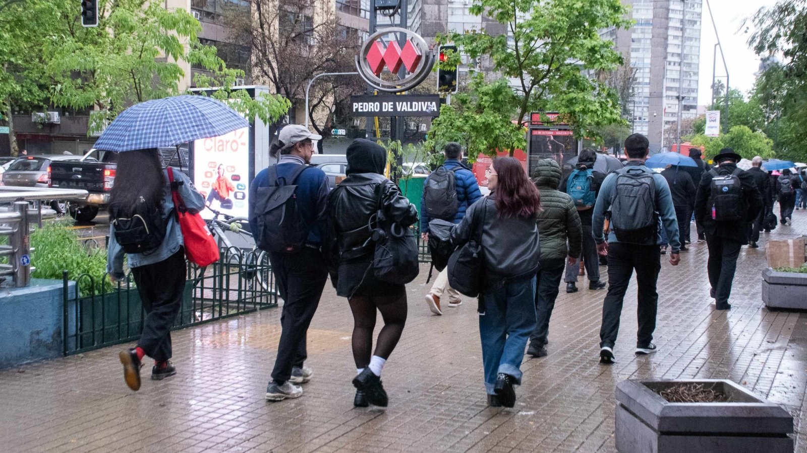 Metro mantiene estación Departamental cerrada y velocidad reducida en resto de la red
