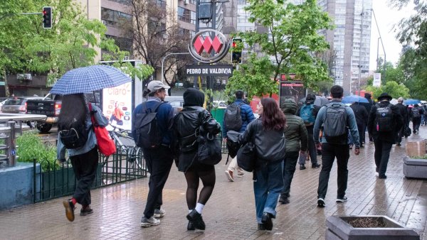 Metro mantiene estación Departamental cerrada y velocidad reducida en resto de la red