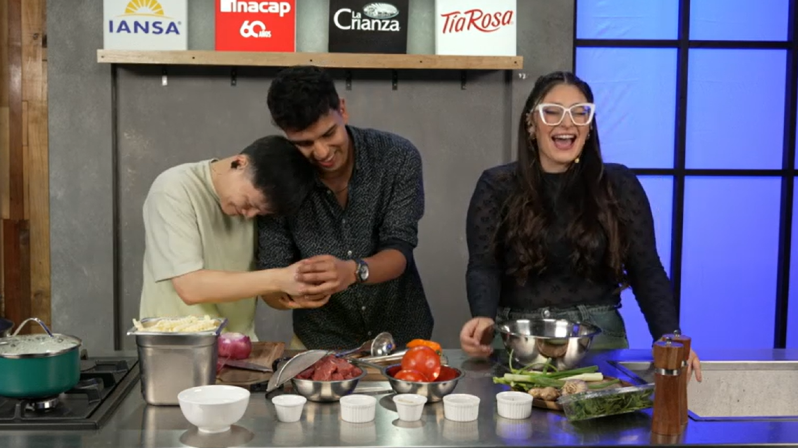 Martín se confiesa en el react: ¿Le gustan mayores?
