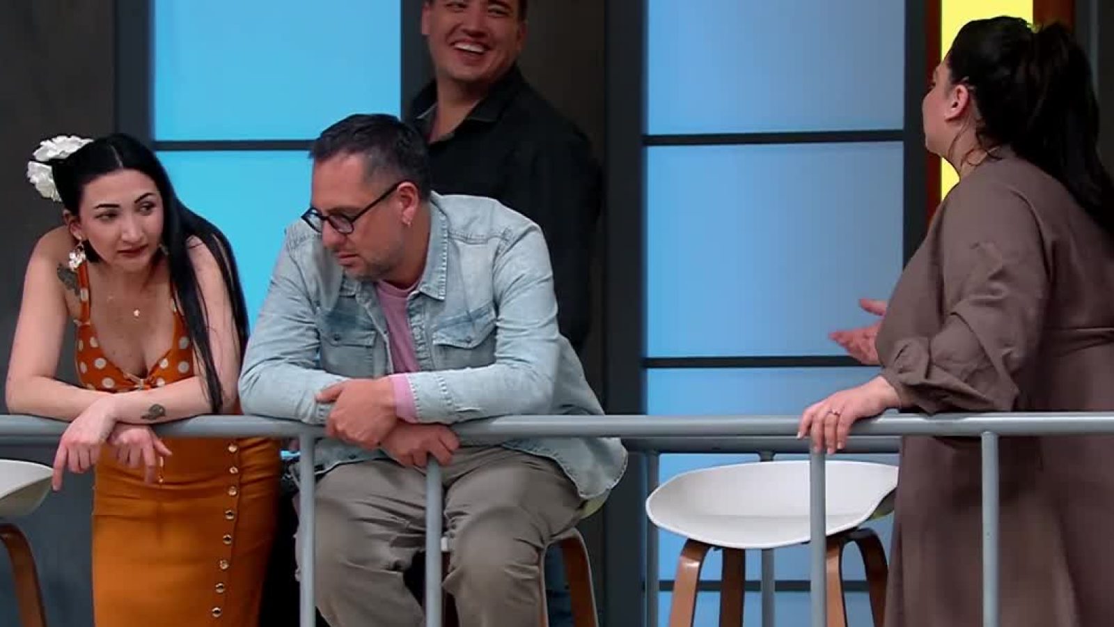 "Ya estás hablando de nuevo": A Regina le pidieron ahorrarse los consejos desde el balcón

