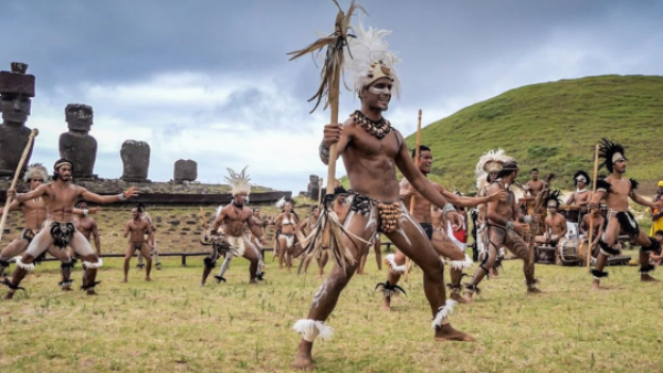 Revista Science destaca en portada estudio de la UChile sobre conexión genética entre Rapa Nui y Hawái