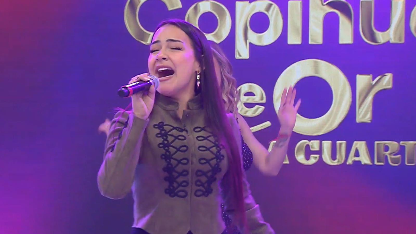 Alanys Lagos nos hizo bailar con sus grandes temas en "El Medio Día"
