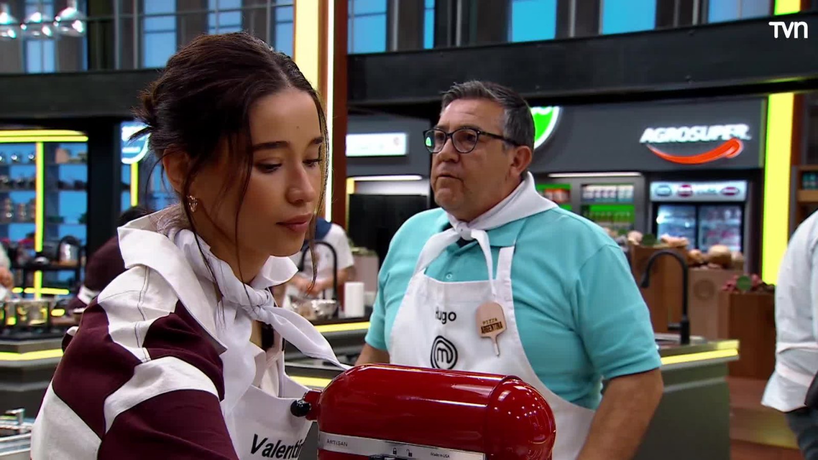 "Con dos mujeres no se puede": Hugo se enfrenta a Cynthia y Valentina
