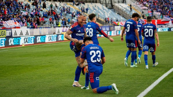 Eduardo Vargas tenía que ser el elegido: marcó el gol 5.000 de la U en Primera División