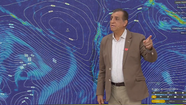 "Yo lo descarto": Iván Torre entrega su informe del tiempo para Halloween
